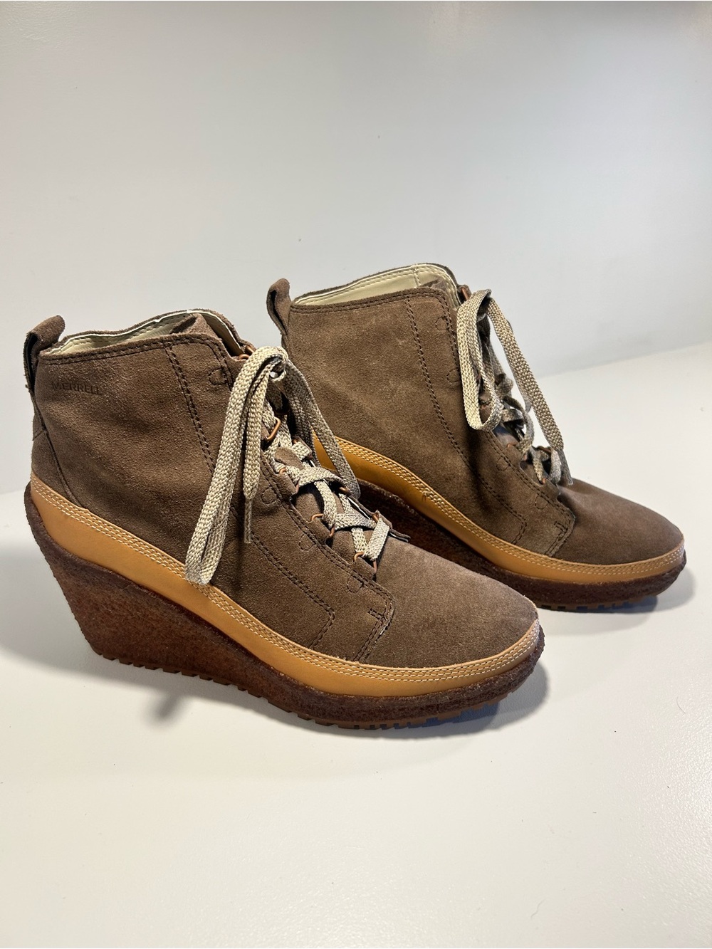 Merrell J32896 Women’s 8.5 Suede Wedge Ankle Boots Brown Lace Up Comfort Shoes